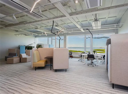 一個基于專注工作的現代辦公室裝修設計空間是怎樣的——Softrend軟體家具制造商